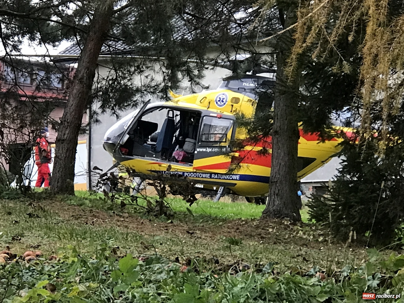 Zdjęcie w galerii na portalu naszraciborz.pl: Śmigłowiec LPR w akcji w Pogrzebieniu [FOTO i WIDEO] wiadomości z regionu