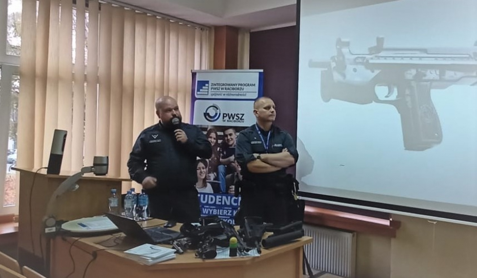 Zdjęcie w galerii na portalu naszraciborz.pl: Nowe drogi, nowe możliwości. Służba Więzienna w PWSZ wiadomości z regionu