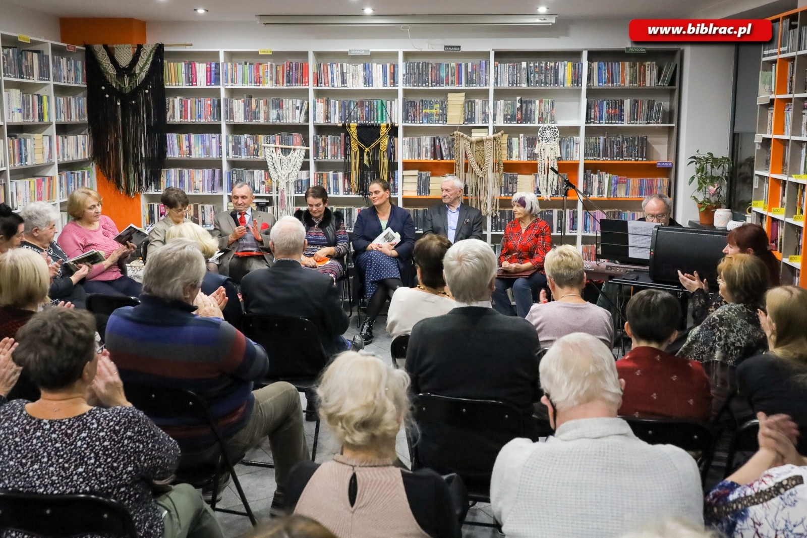 Zdjęcie w galerii na portalu naszraciborz.pl: Przemyślenia – wieczór poetycki Jadwigi Wojnowskiej wiadomości z regionu