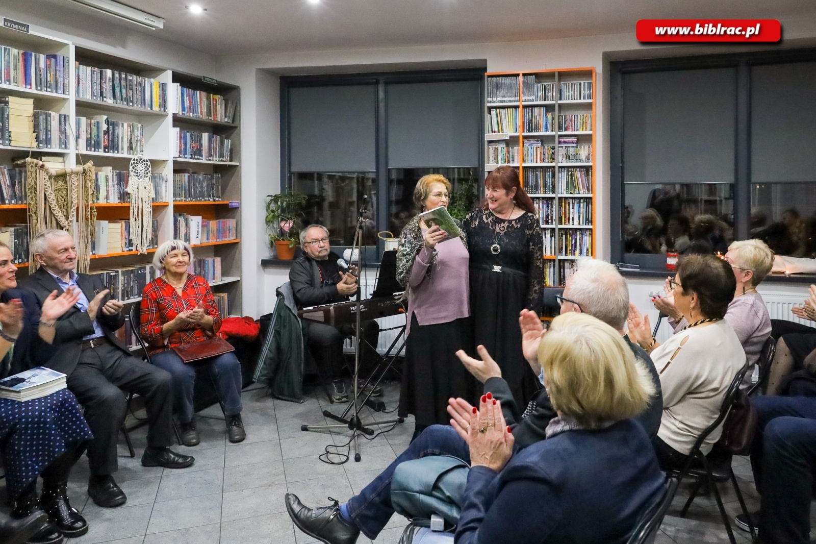 Zdjęcie w galerii na portalu naszraciborz.pl: Przemyślenia – wieczór poetycki Jadwigi Wojnowskiej wiadomości z regionu