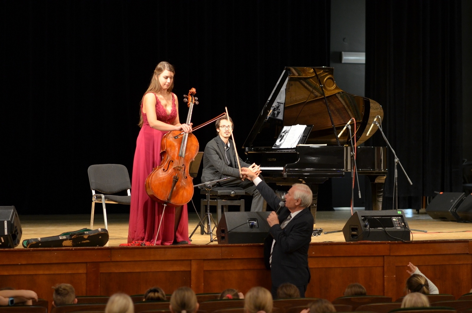 Zdjęcie w galerii na portalu naszraciborz.pl: Muzyczne spotkanie młodych w RCK. W roli głównej wiolonczela wiadomości z regionu
