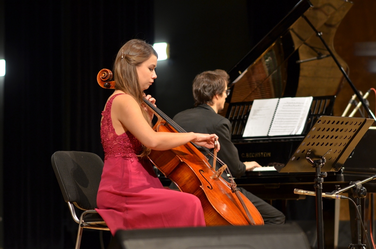 Zdjęcie w galerii na portalu naszraciborz.pl: Muzyczne spotkanie młodych w RCK. W roli głównej wiolonczela wiadomości z regionu
