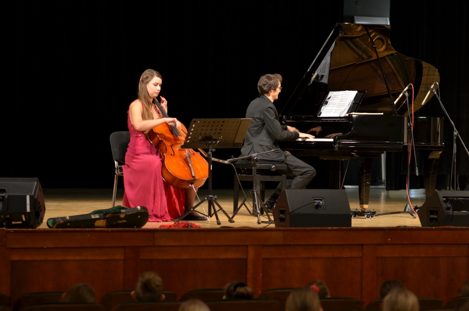 Zdjęcie w galerii na portalu naszraciborz.pl: Muzyczne spotkanie młodych w RCK. W roli głównej wiolonczela wiadomości z regionu