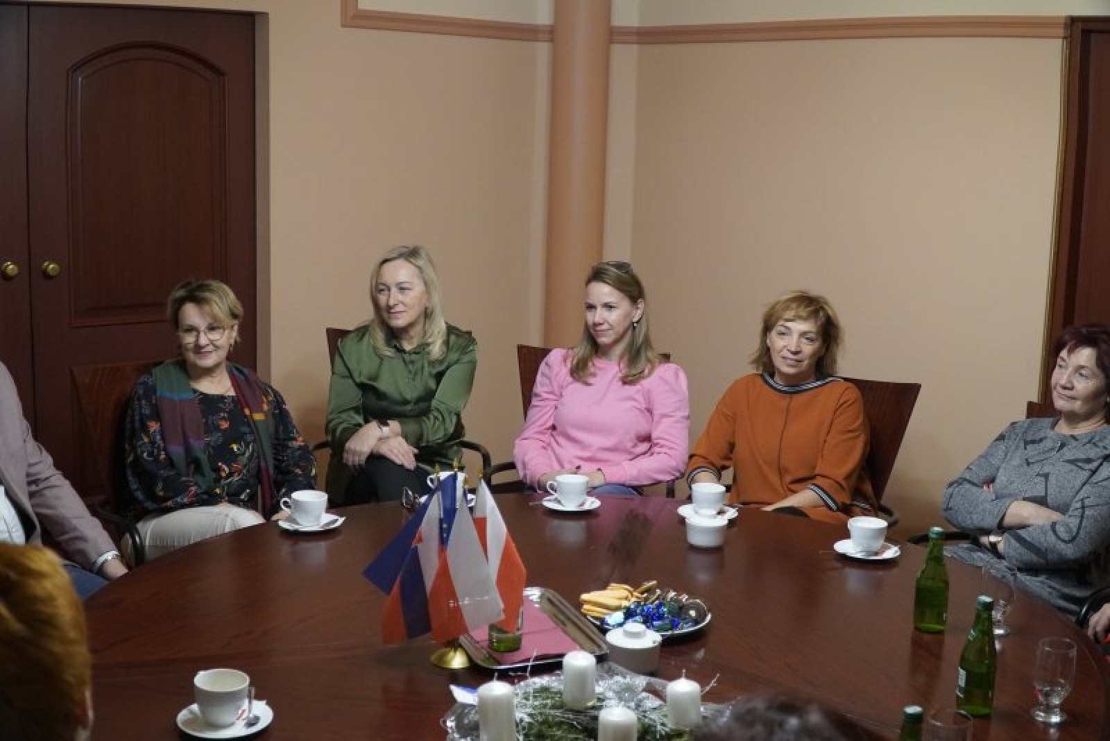 Zdjęcie w galerii na portalu naszraciborz.pl: Prezydent ugościł przedstawicielki słowackiego i czeskiego przedszkola wiadomości z regionu