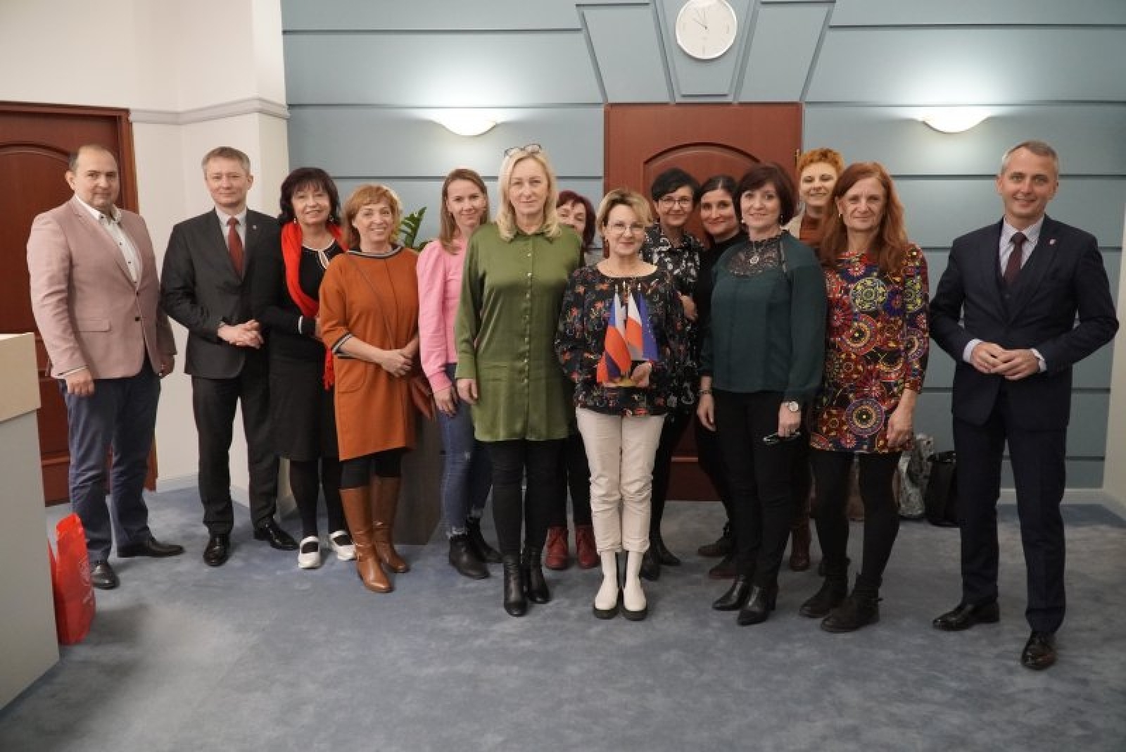 Zdjęcie w galerii na portalu naszraciborz.pl: Prezydent ugościł przedstawicielki słowackiego i czeskiego przedszkola wiadomości z regionu