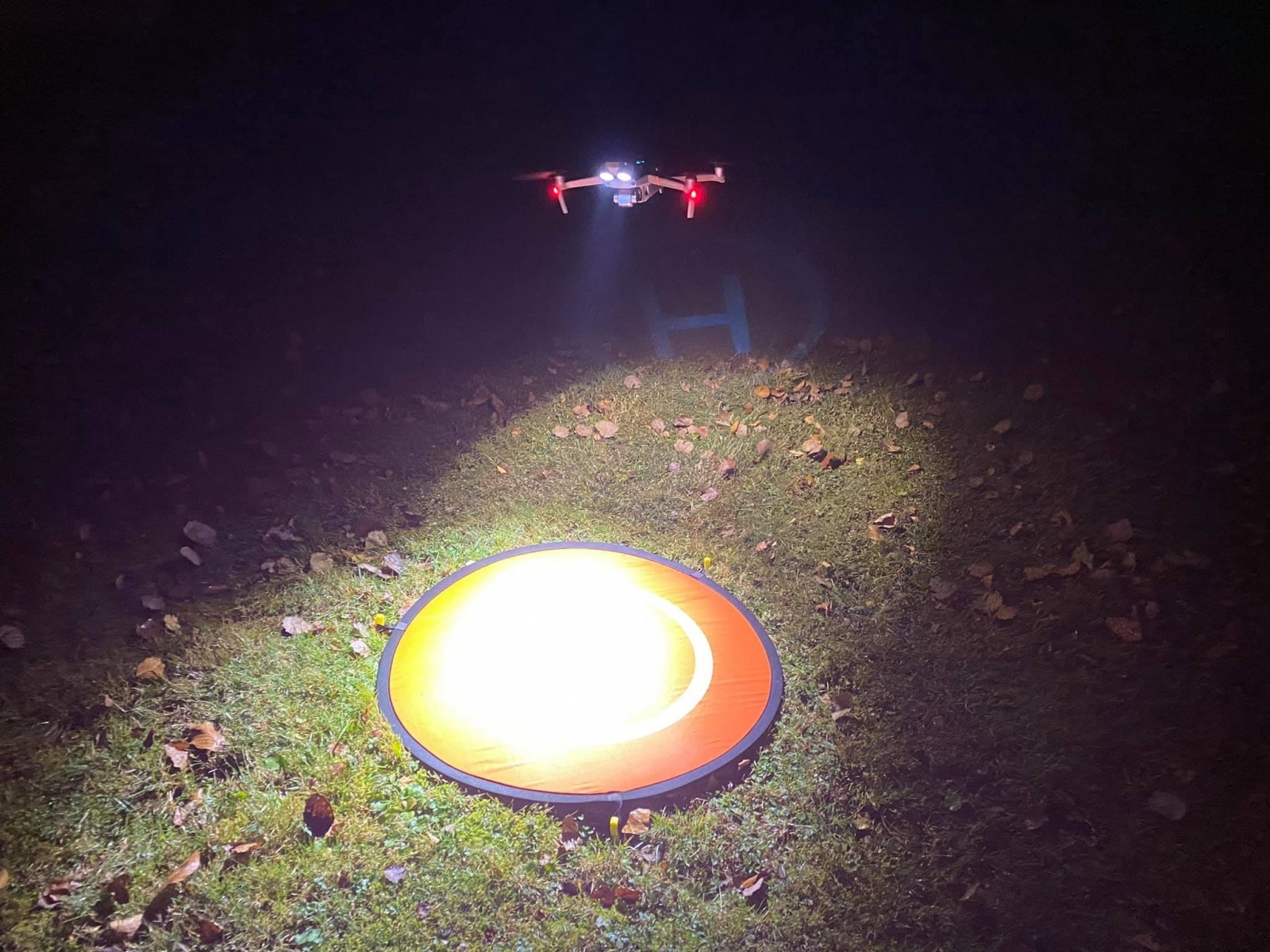 Zdjęcie w galerii na portalu naszraciborz.pl: Wojsko, policja i strażacy z dronem na Skłodowskiej w Raciborzu wiadomości z regionu