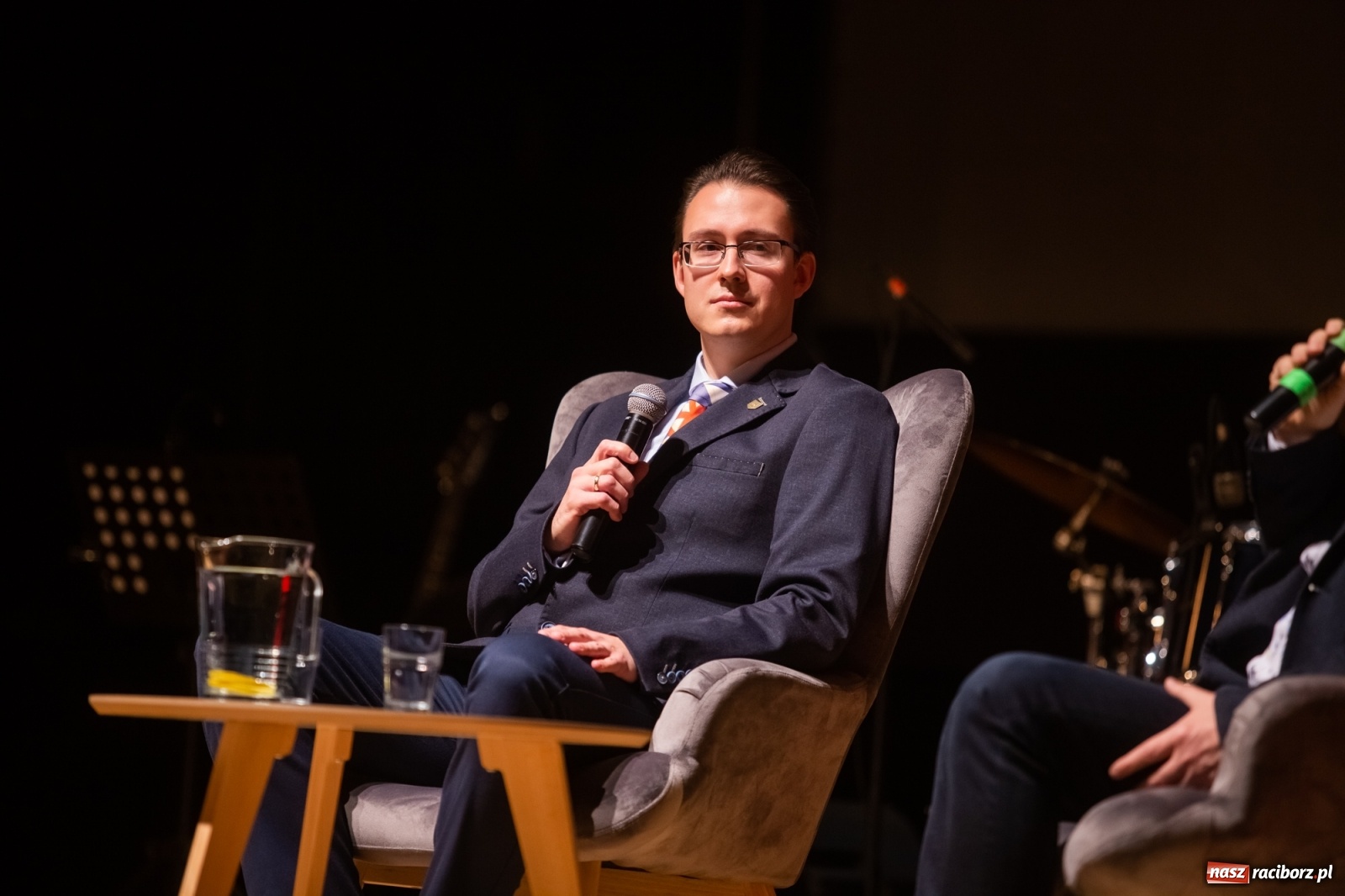 Zdjęcie w galerii na portalu naszraciborz.pl: Złote gody Grupy Bez Nazwy w RCK z Tyrmandem w tle wiadomości z regionu
