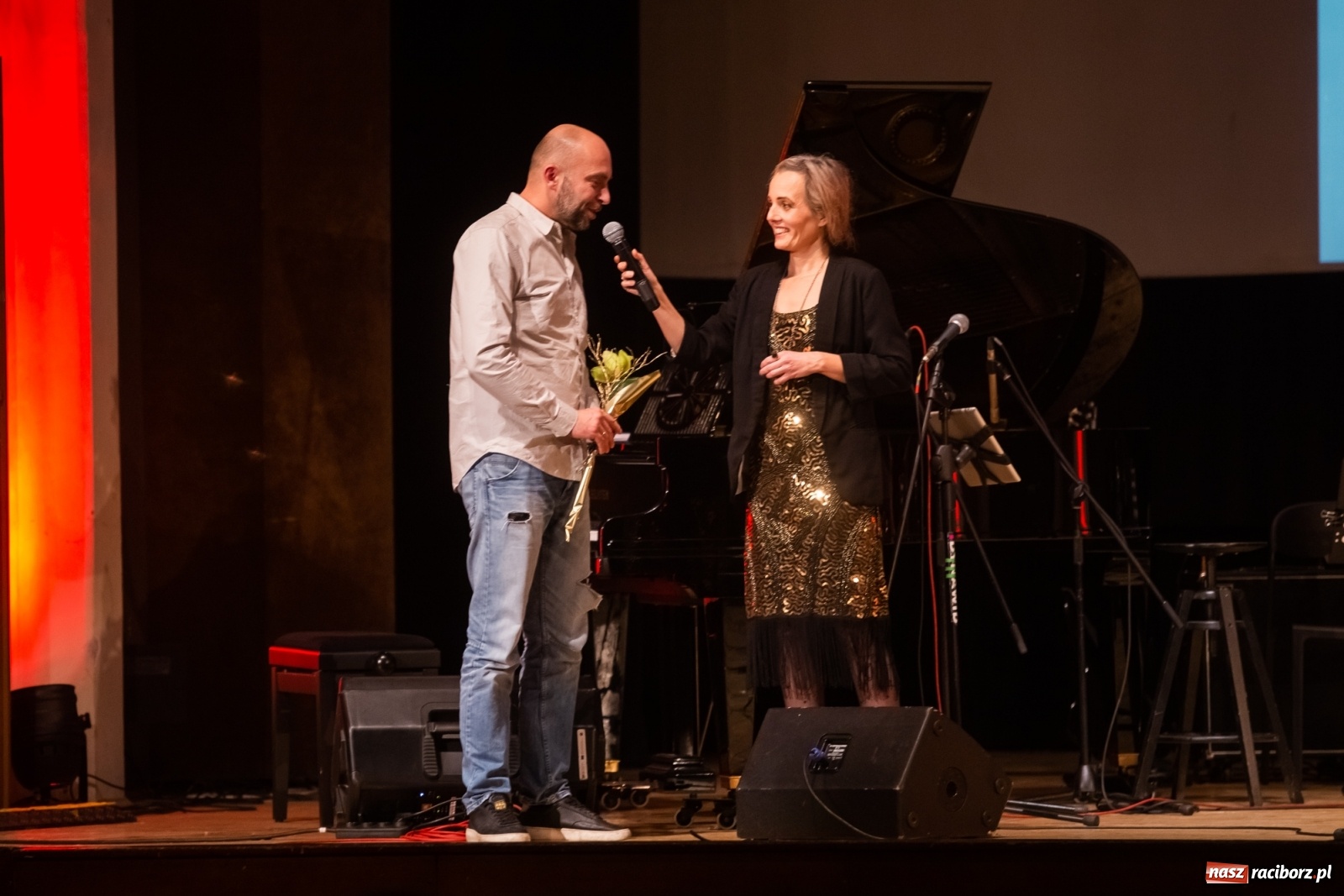 Zdjęcie w galerii na portalu naszraciborz.pl: Złote gody Grupy Bez Nazwy w RCK z Tyrmandem w tle wiadomości z regionu