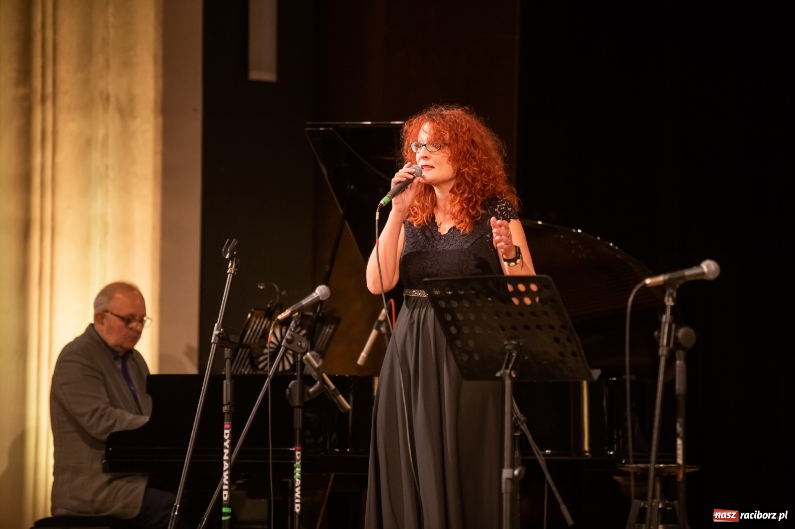 Zdjęcie w galerii na portalu naszraciborz.pl: Złote gody Grupy Bez Nazwy w RCK z Tyrmandem w tle wiadomości z regionu