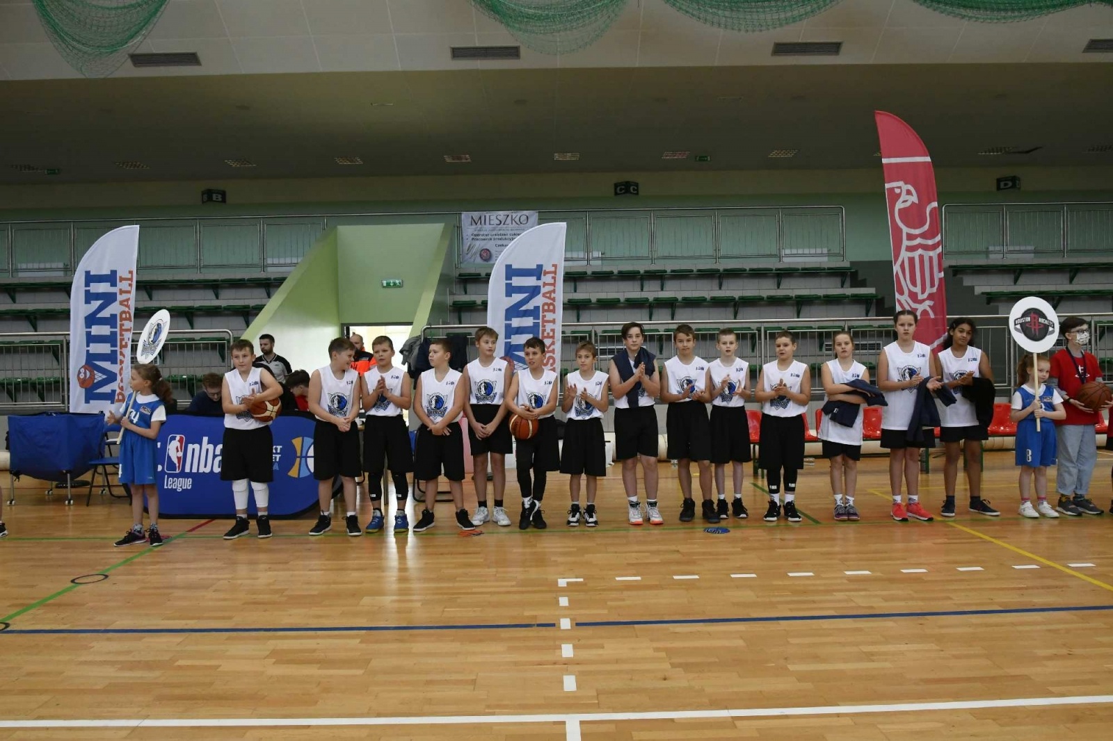 Zdjęcie w galerii na portalu naszraciborz.pl: Jr. NBA League w Raciborzu. Przyszłe gwiazdy koszykówki w Arenie Rafako [FOTO i WIDEO] wiadomości z regionu
