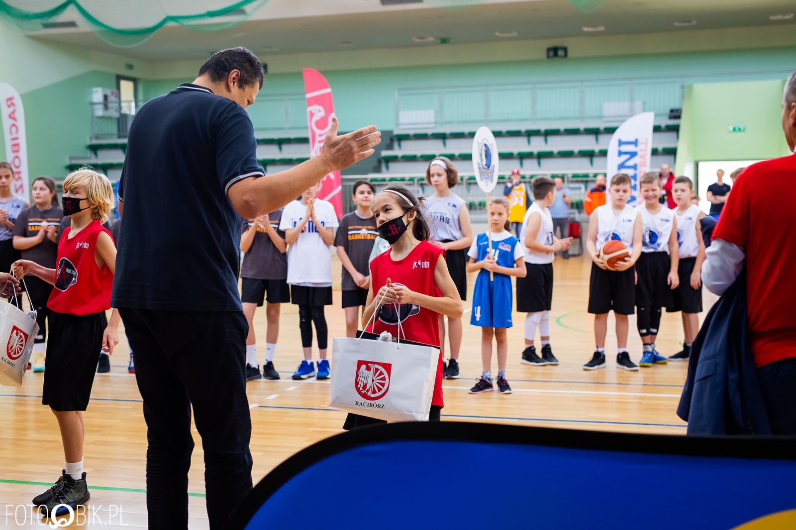 Zdjęcie w galerii na portalu naszraciborz.pl: Jr. NBA League w Raciborzu. Przyszłe gwiazdy koszykówki w Arenie Rafako [FOTO i WIDEO] wiadomości z regionu