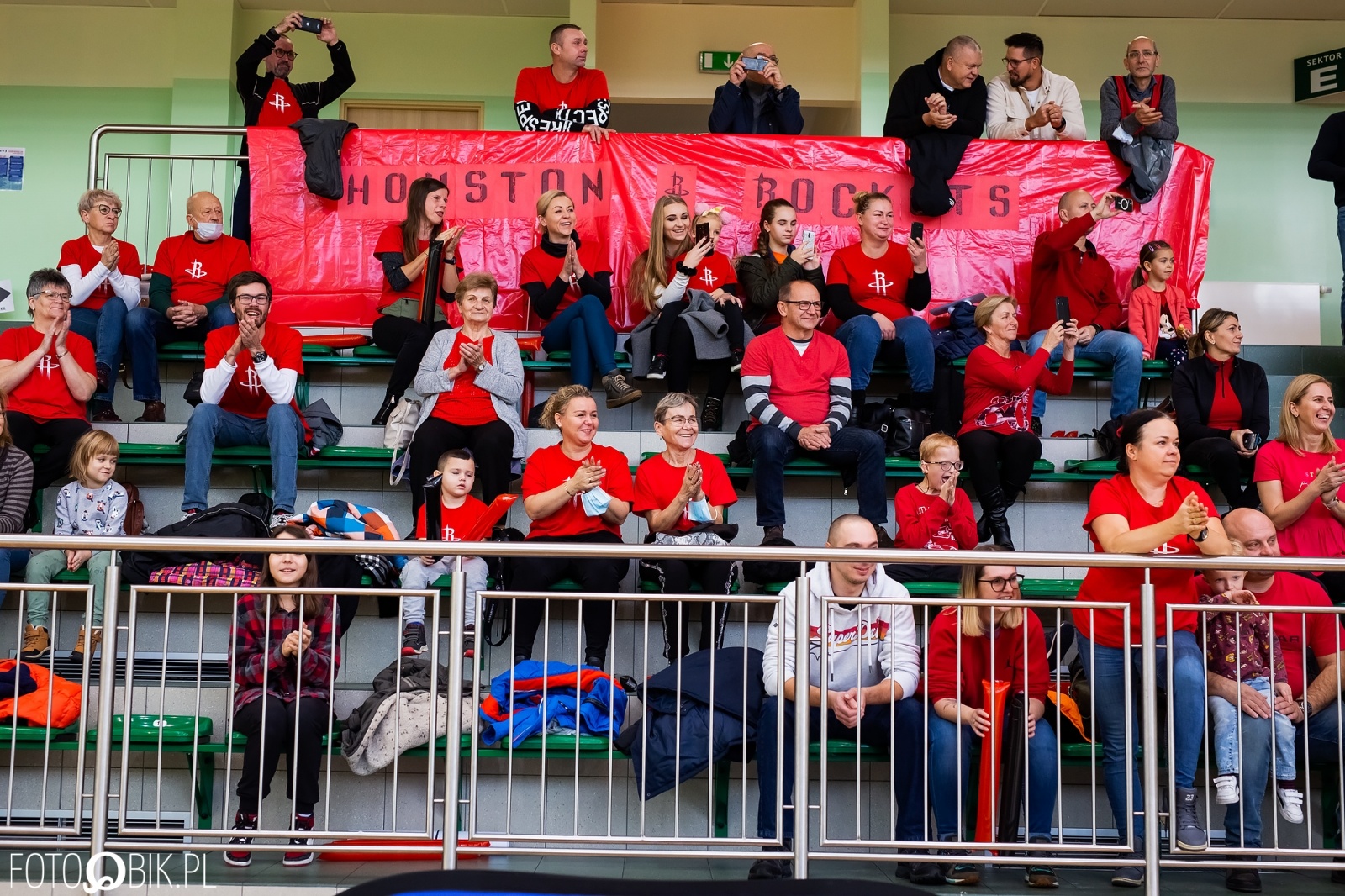 Zdjęcie w galerii na portalu naszraciborz.pl: Jr. NBA League w Raciborzu. Przyszłe gwiazdy koszykówki w Arenie Rafako [FOTO i WIDEO] wiadomości z regionu
