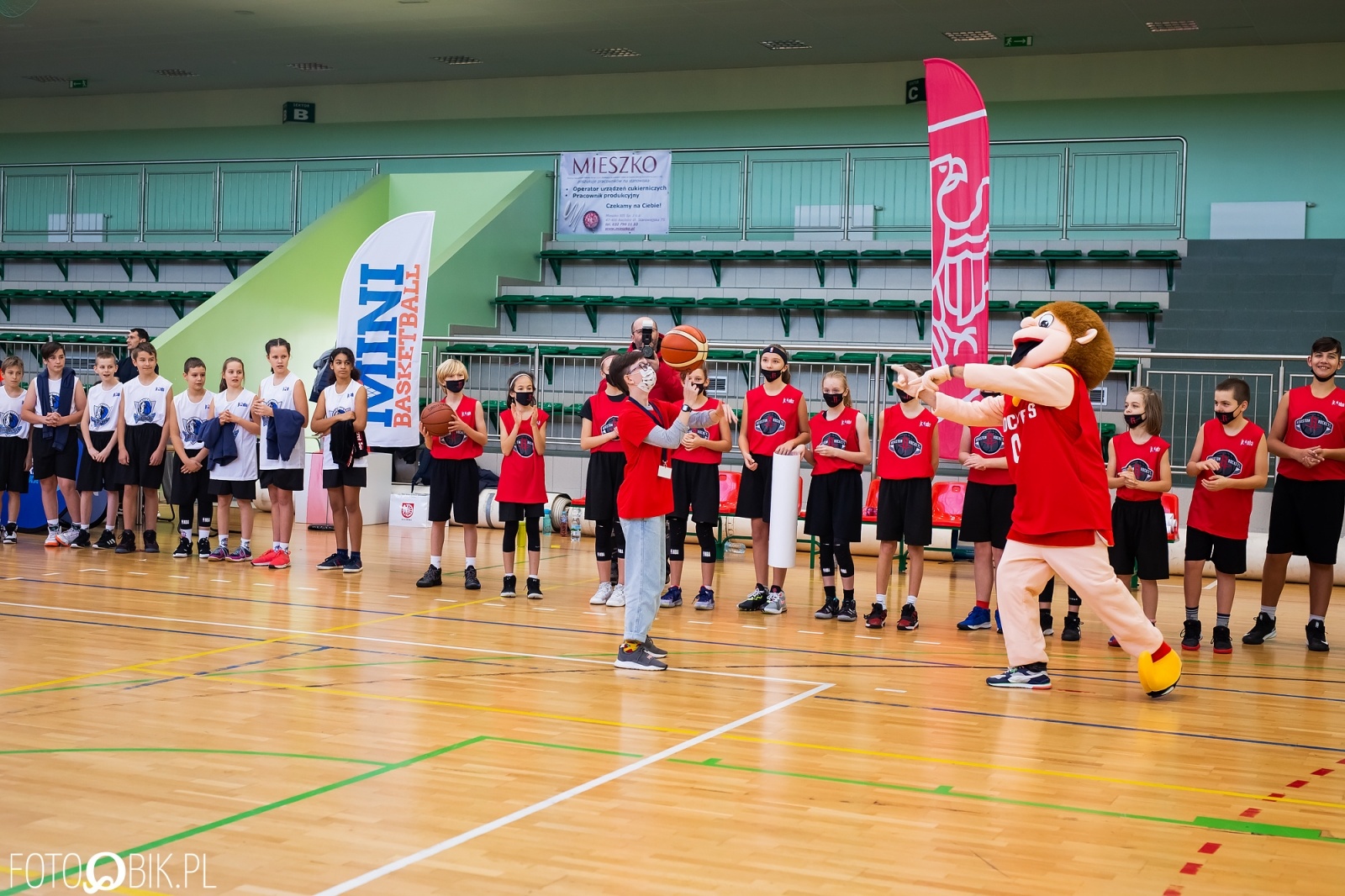 Zdjęcie w galerii na portalu naszraciborz.pl: Jr. NBA League w Raciborzu. Przyszłe gwiazdy koszykówki w Arenie Rafako [FOTO i WIDEO] wiadomości z regionu