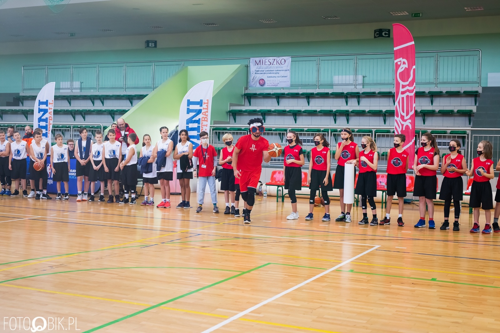 Zdjęcie w galerii na portalu naszraciborz.pl: Jr. NBA League w Raciborzu. Przyszłe gwiazdy koszykówki w Arenie Rafako [FOTO i WIDEO] wiadomości z regionu