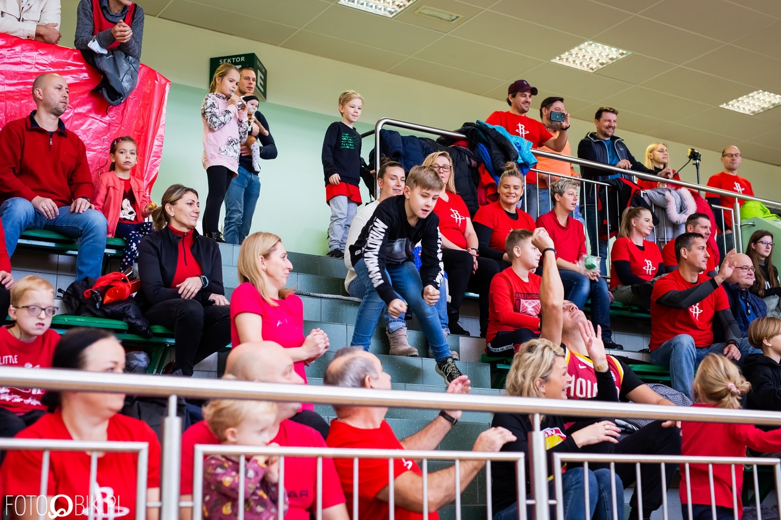 Zdjęcie w galerii na portalu naszraciborz.pl: Jr. NBA League w Raciborzu. Przyszłe gwiazdy koszykówki w Arenie Rafako [FOTO i WIDEO] wiadomości z regionu