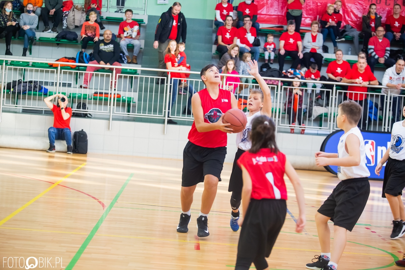 Zdjęcie w galerii na portalu naszraciborz.pl: Jr. NBA League w Raciborzu. Przyszłe gwiazdy koszykówki w Arenie Rafako [FOTO i WIDEO] wiadomości z regionu