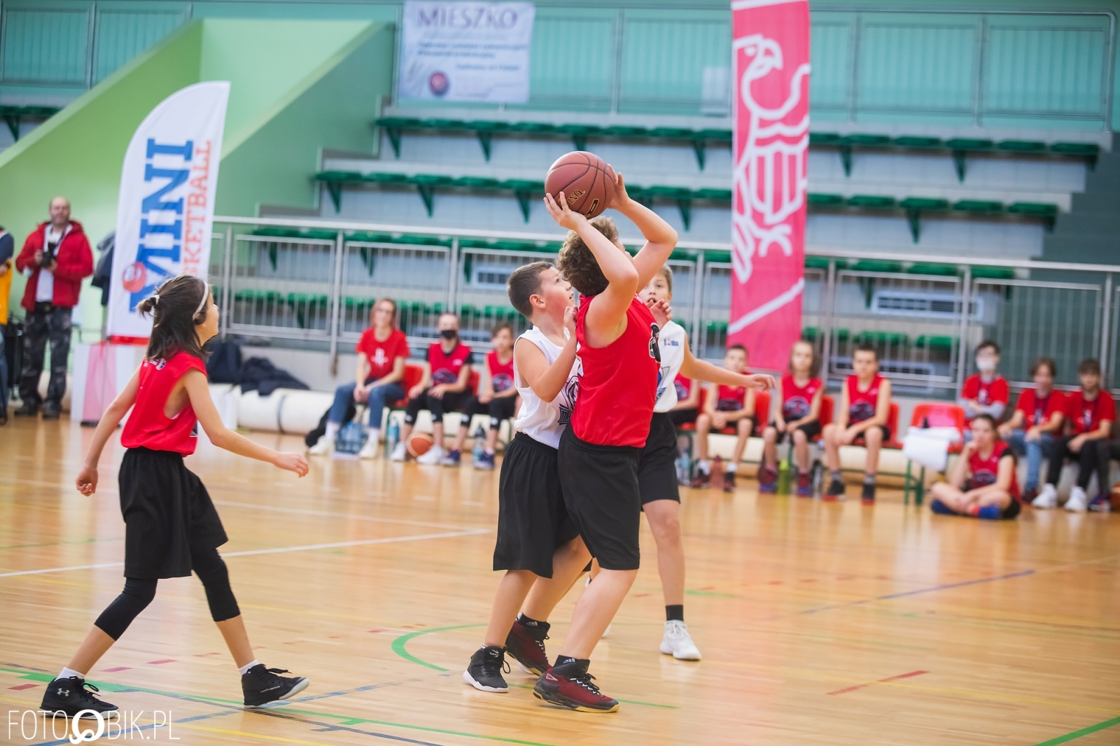 Zdjęcie w galerii na portalu naszraciborz.pl: Jr. NBA League w Raciborzu. Przyszłe gwiazdy koszykówki w Arenie Rafako [FOTO i WIDEO] wiadomości z regionu