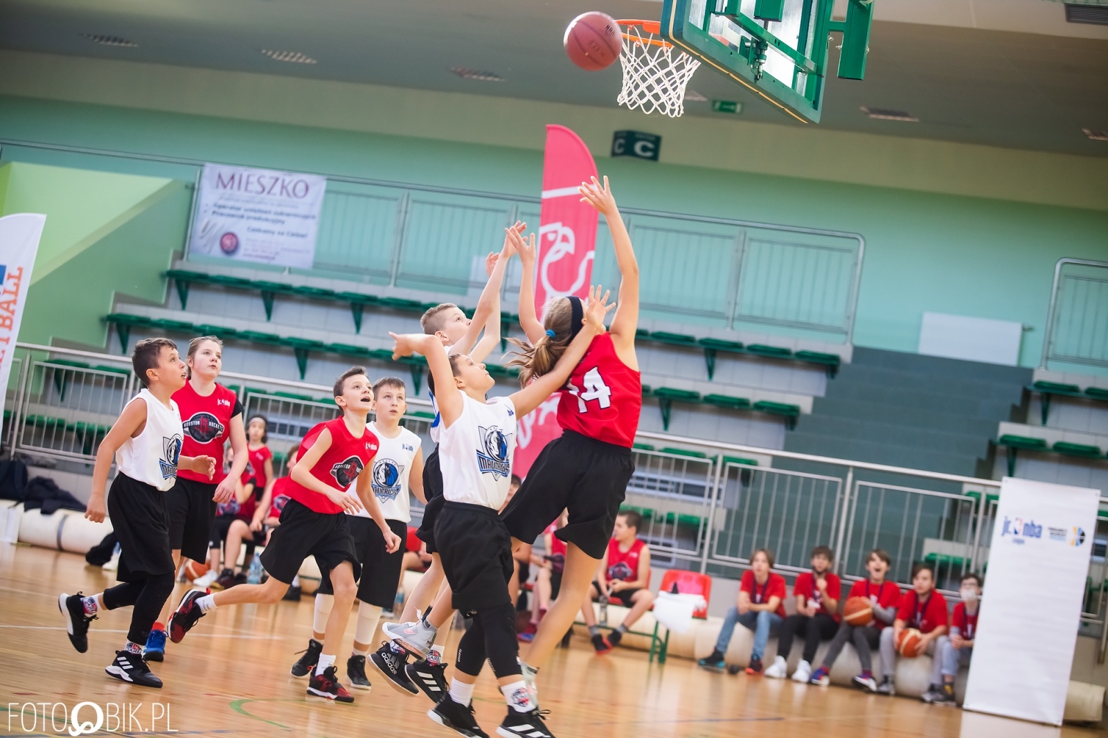 Zdjęcie w galerii na portalu naszraciborz.pl: Jr. NBA League w Raciborzu. Przyszłe gwiazdy koszykówki w Arenie Rafako [FOTO i WIDEO] wiadomości z regionu