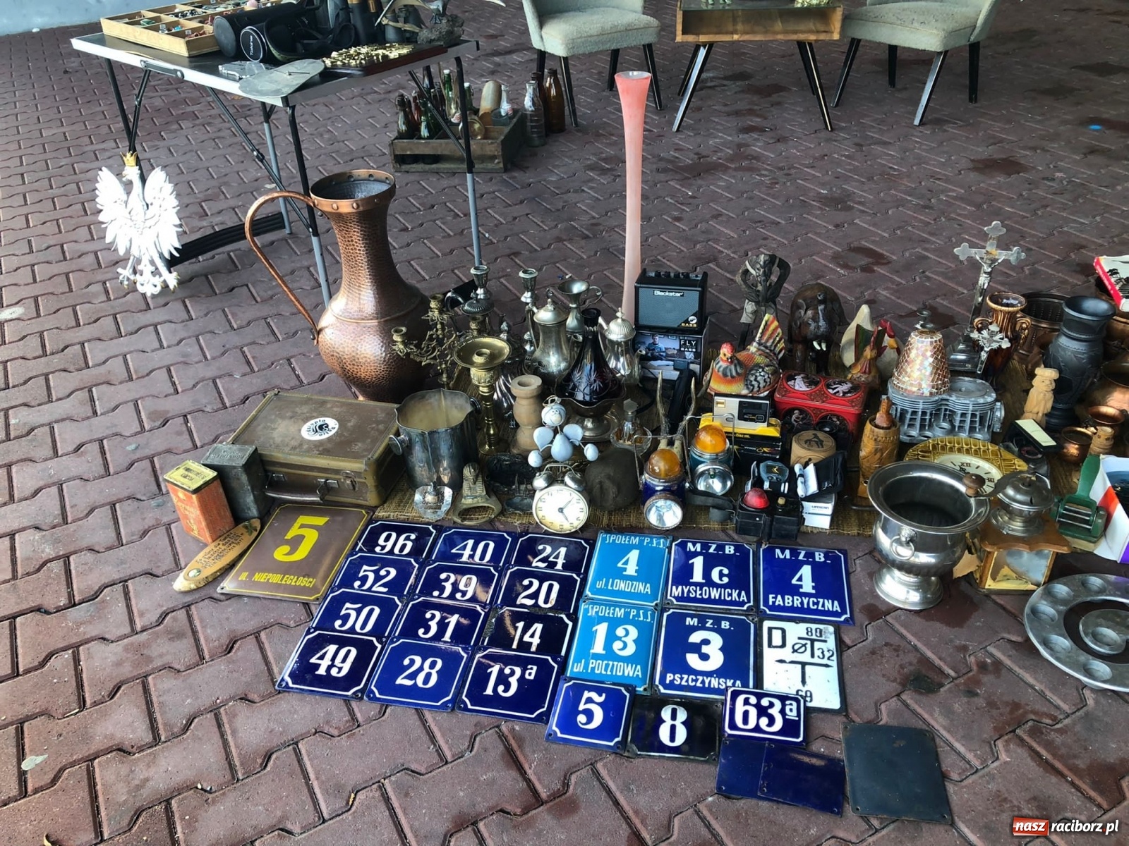 Zdjęcie w galerii na portalu naszraciborz.pl: Śnieg nie odstraszył kupców i klientów wiadomości z regionu