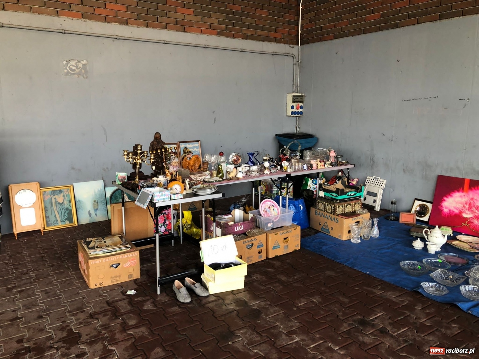 Zdjęcie w galerii na portalu naszraciborz.pl: Śnieg nie odstraszył kupców i klientów wiadomości z regionu