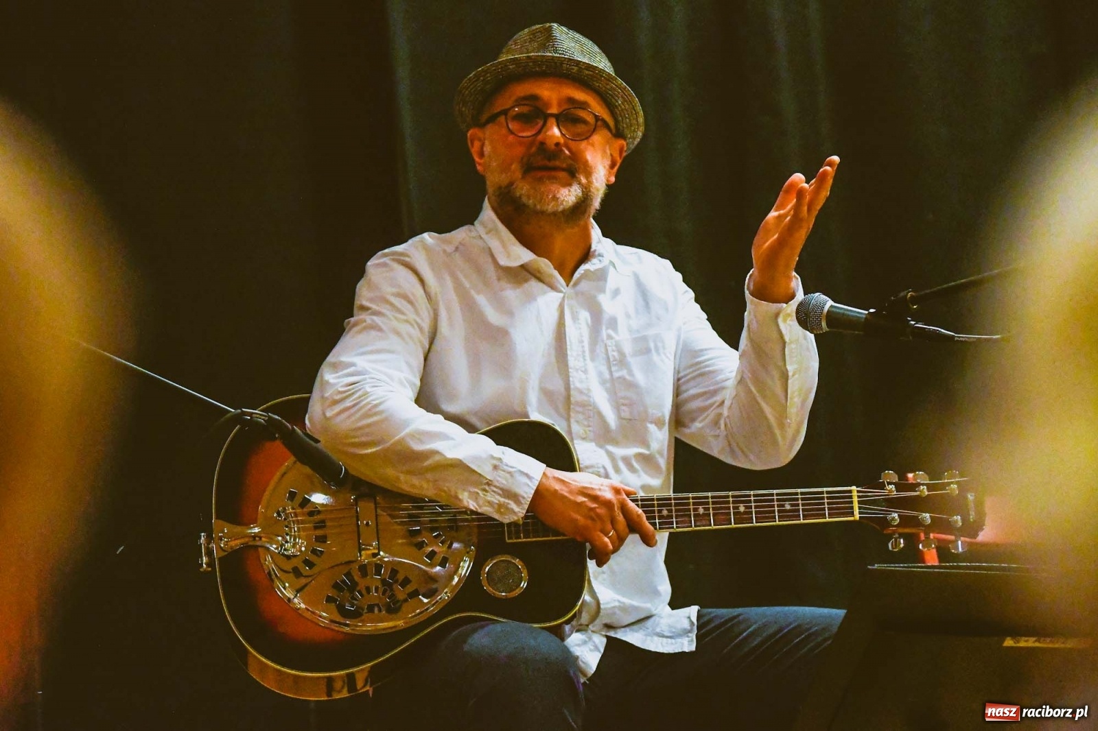 Zdjęcie w galerii na portalu naszraciborz.pl: Gospel to korzenie. Guitar Mark koncertował na zamku wiadomości z regionu
