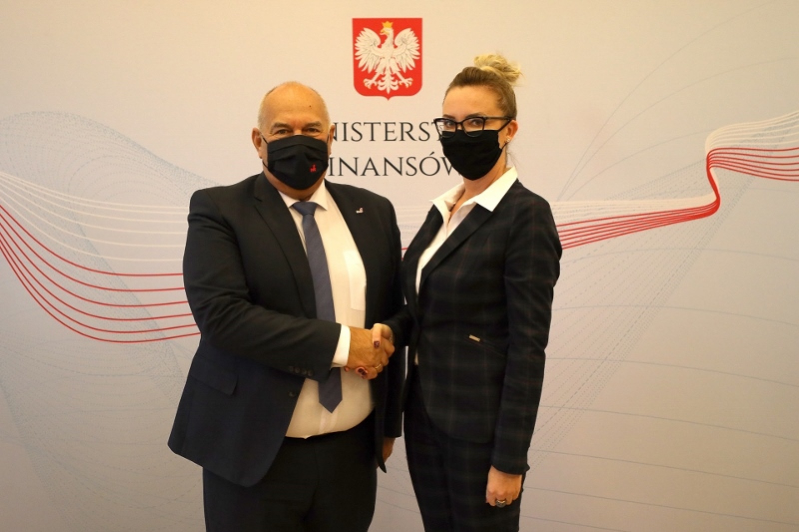 Zdjęcie w galerii na portalu naszraciborz.pl: Minister finansów wyróżnił pracownicę Śląskiego Oddziału SG w Raciborzu wiadomości z regionu