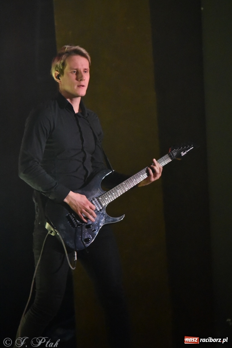 Zdjęcie w galerii na portalu naszraciborz.pl: Metallica symfonicznie. Pełna sala w RCK! wiadomości z regionu