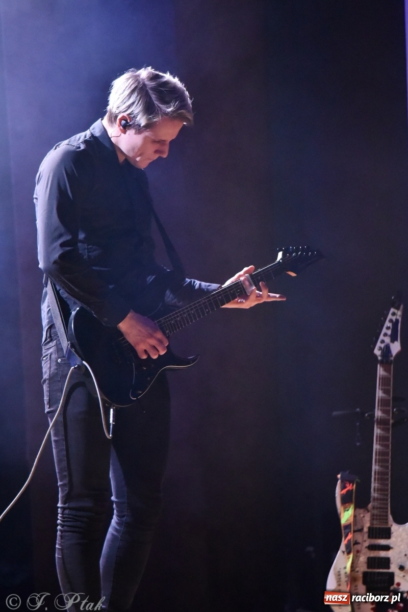 Zdjęcie w galerii na portalu naszraciborz.pl: Metallica symfonicznie. Pełna sala w RCK! wiadomości z regionu