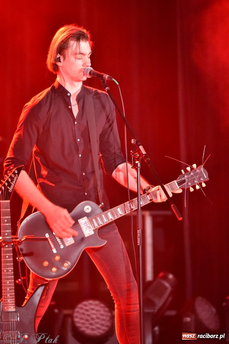 Zdjęcie w galerii na portalu naszraciborz.pl: Metallica symfonicznie. Pełna sala w RCK! wiadomości z regionu