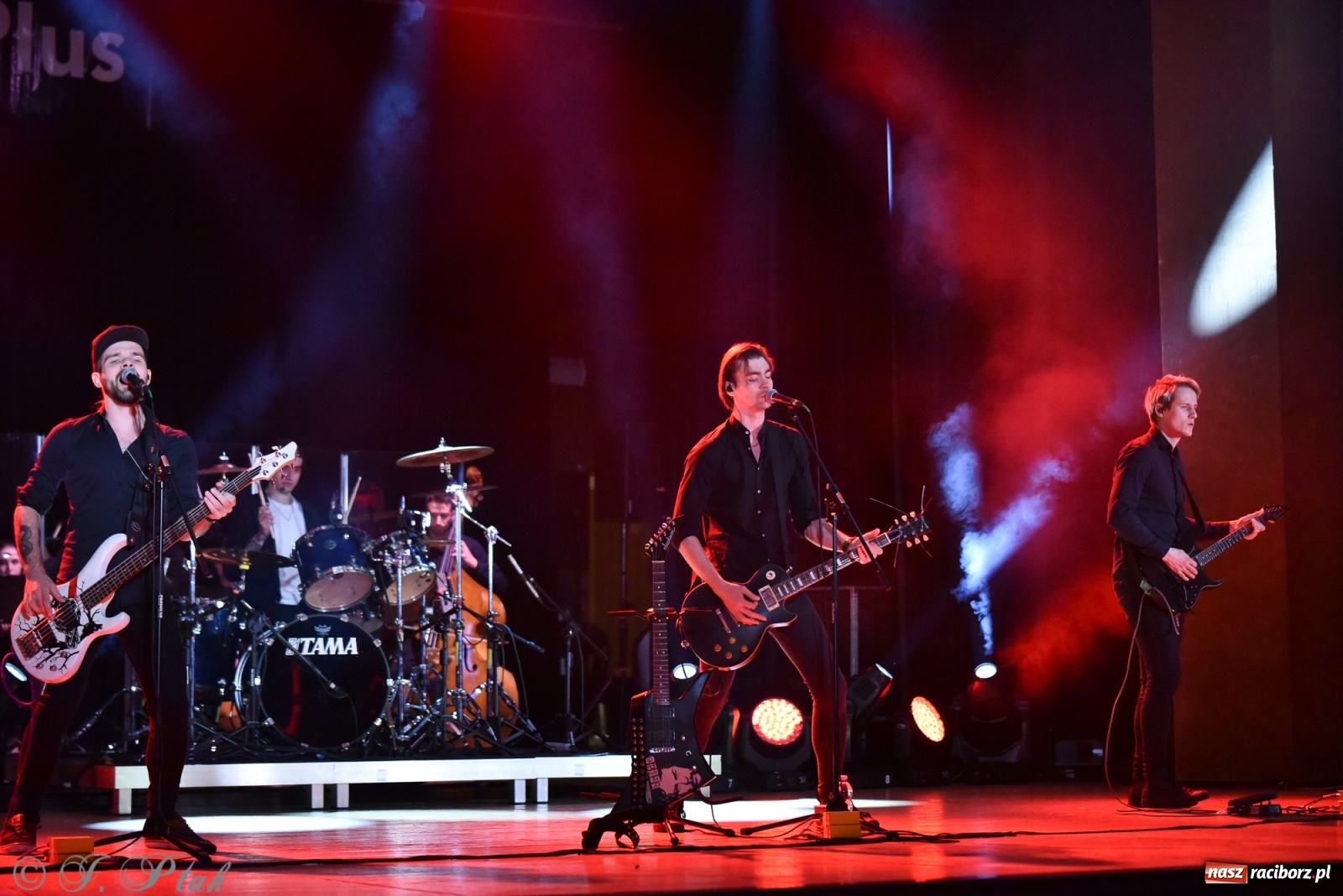 Zdjęcie w galerii na portalu naszraciborz.pl: Metallica symfonicznie. Pełna sala w RCK! wiadomości z regionu