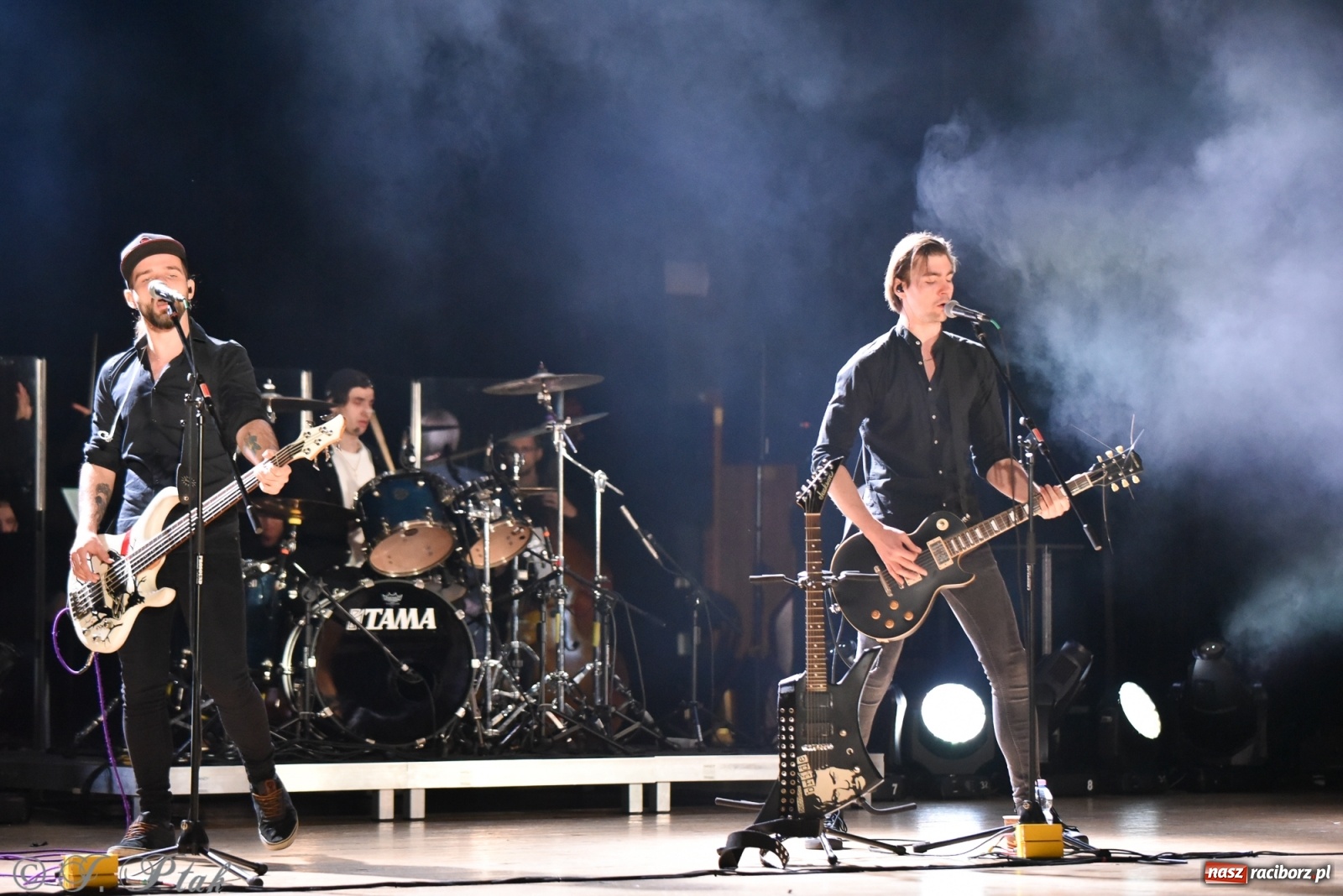 Zdjęcie w galerii na portalu naszraciborz.pl: Metallica symfonicznie. Pełna sala w RCK! wiadomości z regionu