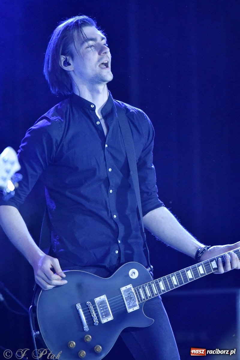 Zdjęcie w galerii na portalu naszraciborz.pl: Metallica symfonicznie. Pełna sala w RCK! wiadomości z regionu