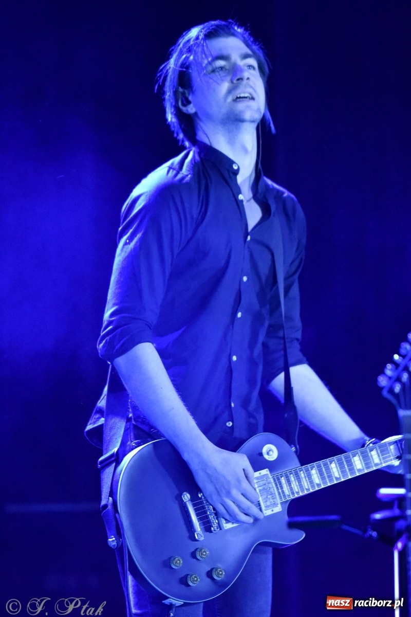 Zdjęcie w galerii na portalu naszraciborz.pl: Metallica symfonicznie. Pełna sala w RCK! wiadomości z regionu