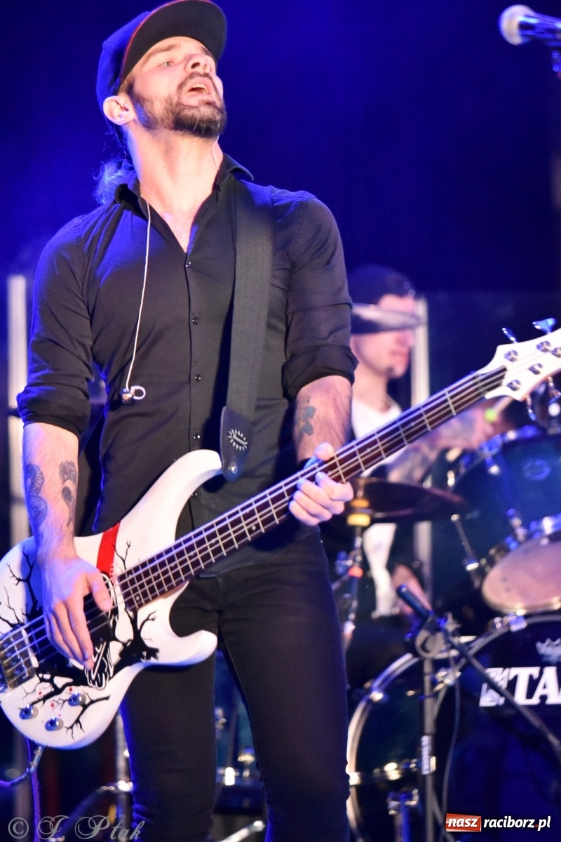 Zdjęcie w galerii na portalu naszraciborz.pl: Metallica symfonicznie. Pełna sala w RCK! wiadomości z regionu