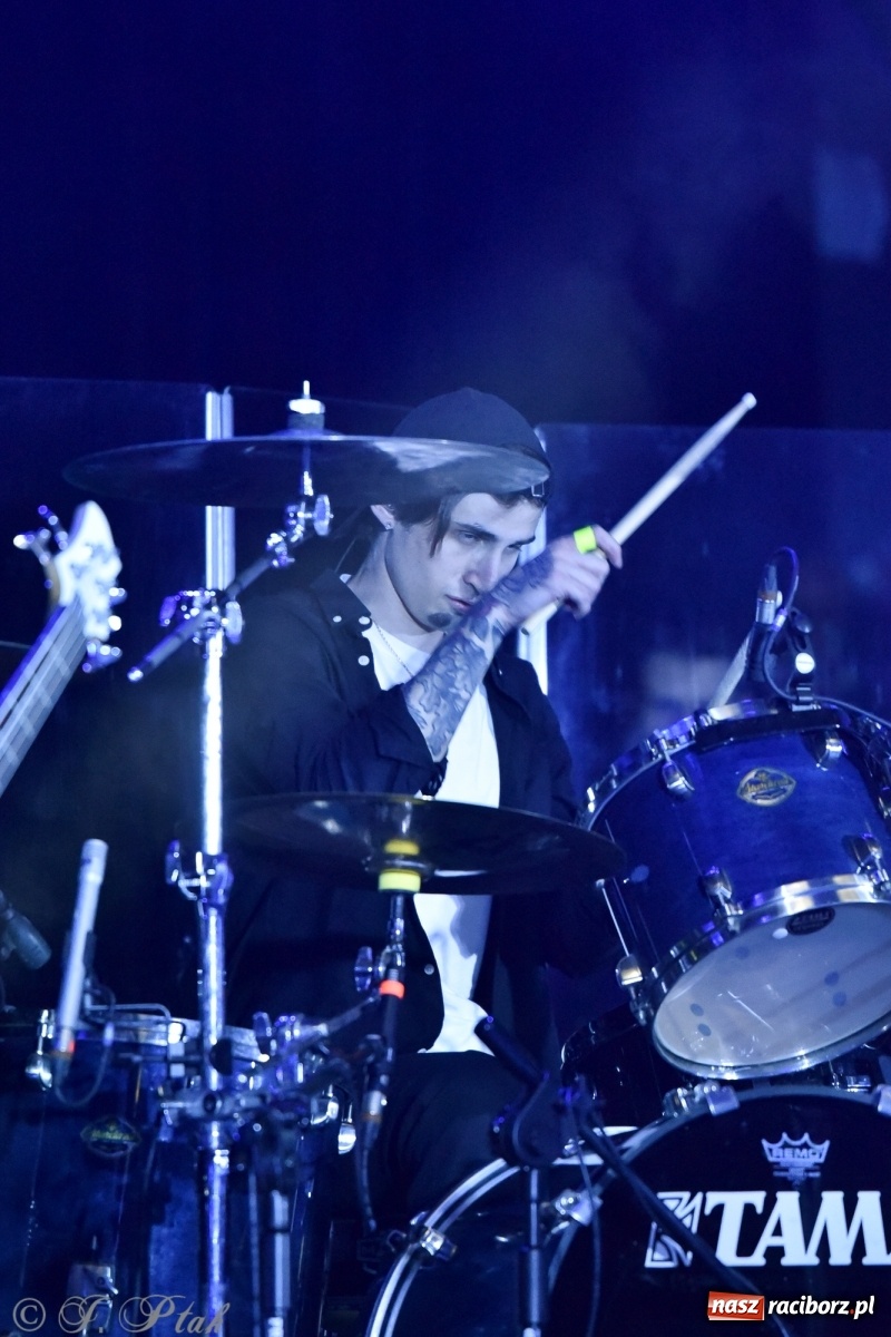 Zdjęcie w galerii na portalu naszraciborz.pl: Metallica symfonicznie. Pełna sala w RCK! wiadomości z regionu