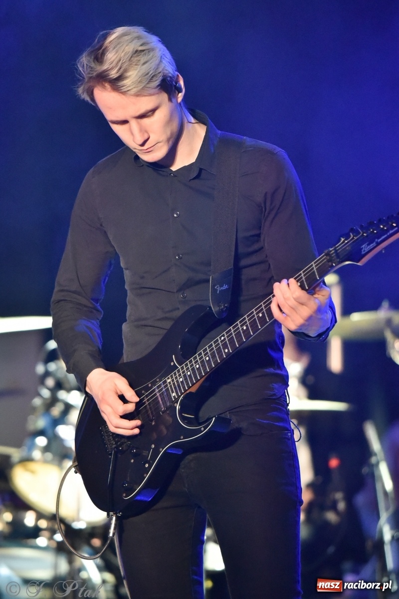 Zdjęcie w galerii na portalu naszraciborz.pl: Metallica symfonicznie. Pełna sala w RCK! wiadomości z regionu