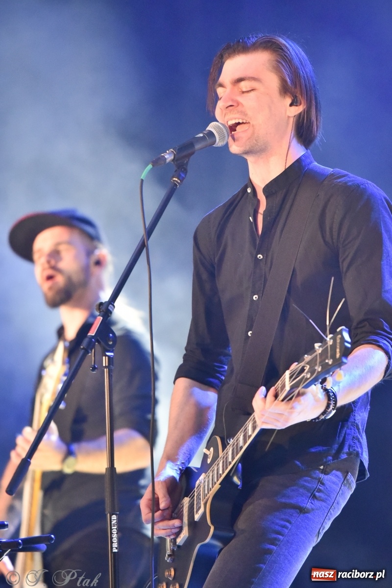 Zdjęcie w galerii na portalu naszraciborz.pl: Metallica symfonicznie. Pełna sala w RCK! wiadomości z regionu