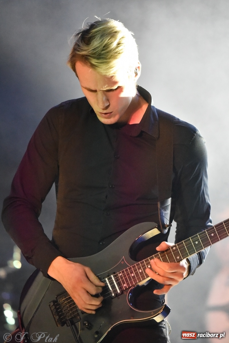 Zdjęcie w galerii na portalu naszraciborz.pl: Metallica symfonicznie. Pełna sala w RCK! wiadomości z regionu