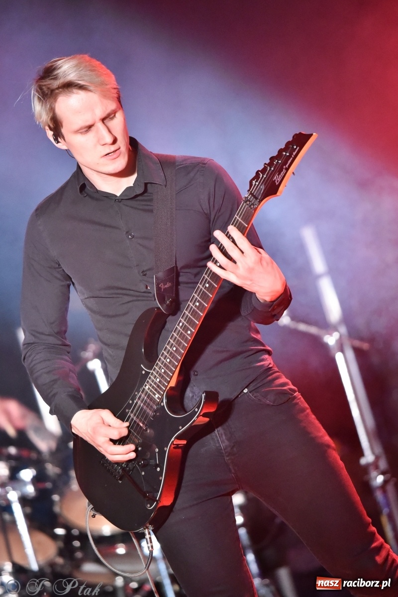 Zdjęcie w galerii na portalu naszraciborz.pl: Metallica symfonicznie. Pełna sala w RCK! wiadomości z regionu