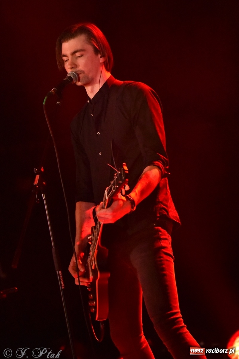 Zdjęcie w galerii na portalu naszraciborz.pl: Metallica symfonicznie. Pełna sala w RCK! wiadomości z regionu