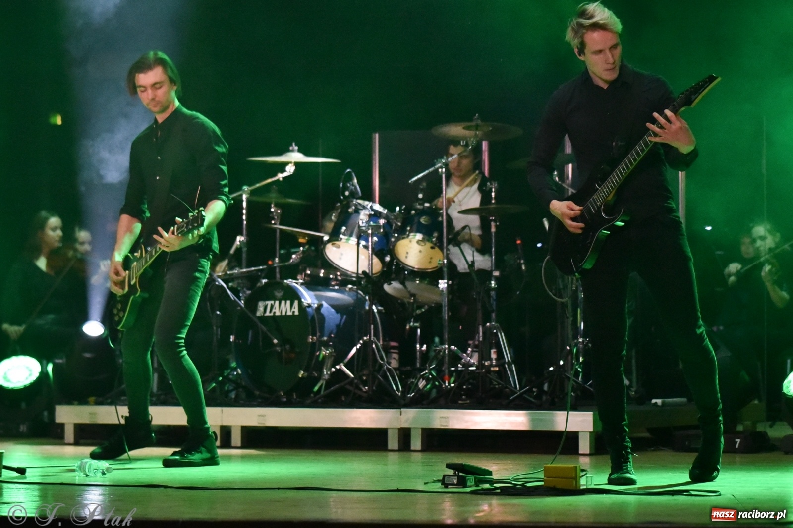 Zdjęcie w galerii na portalu naszraciborz.pl: Metallica symfonicznie. Pełna sala w RCK! wiadomości z regionu