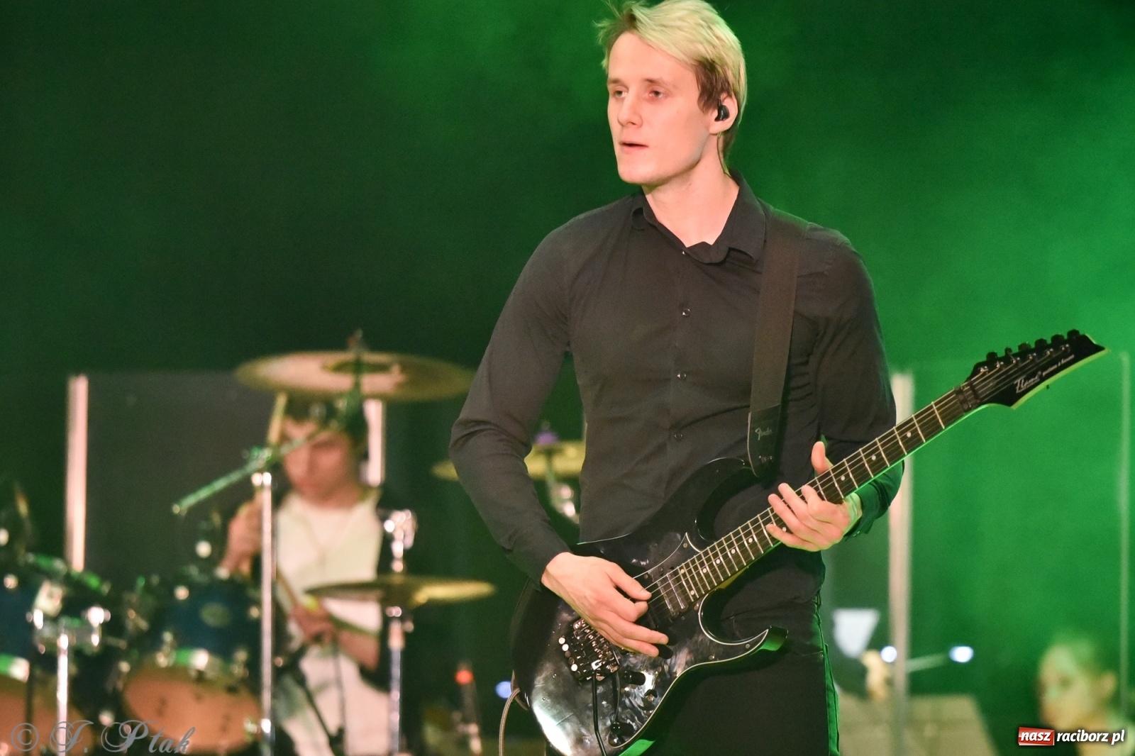 Zdjęcie w galerii na portalu naszraciborz.pl: Metallica symfonicznie. Pełna sala w RCK! wiadomości z regionu