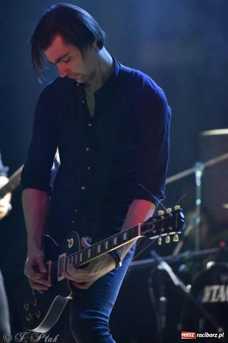 Zdjęcie w galerii na portalu naszraciborz.pl: Metallica symfonicznie. Pełna sala w RCK! wiadomości z regionu