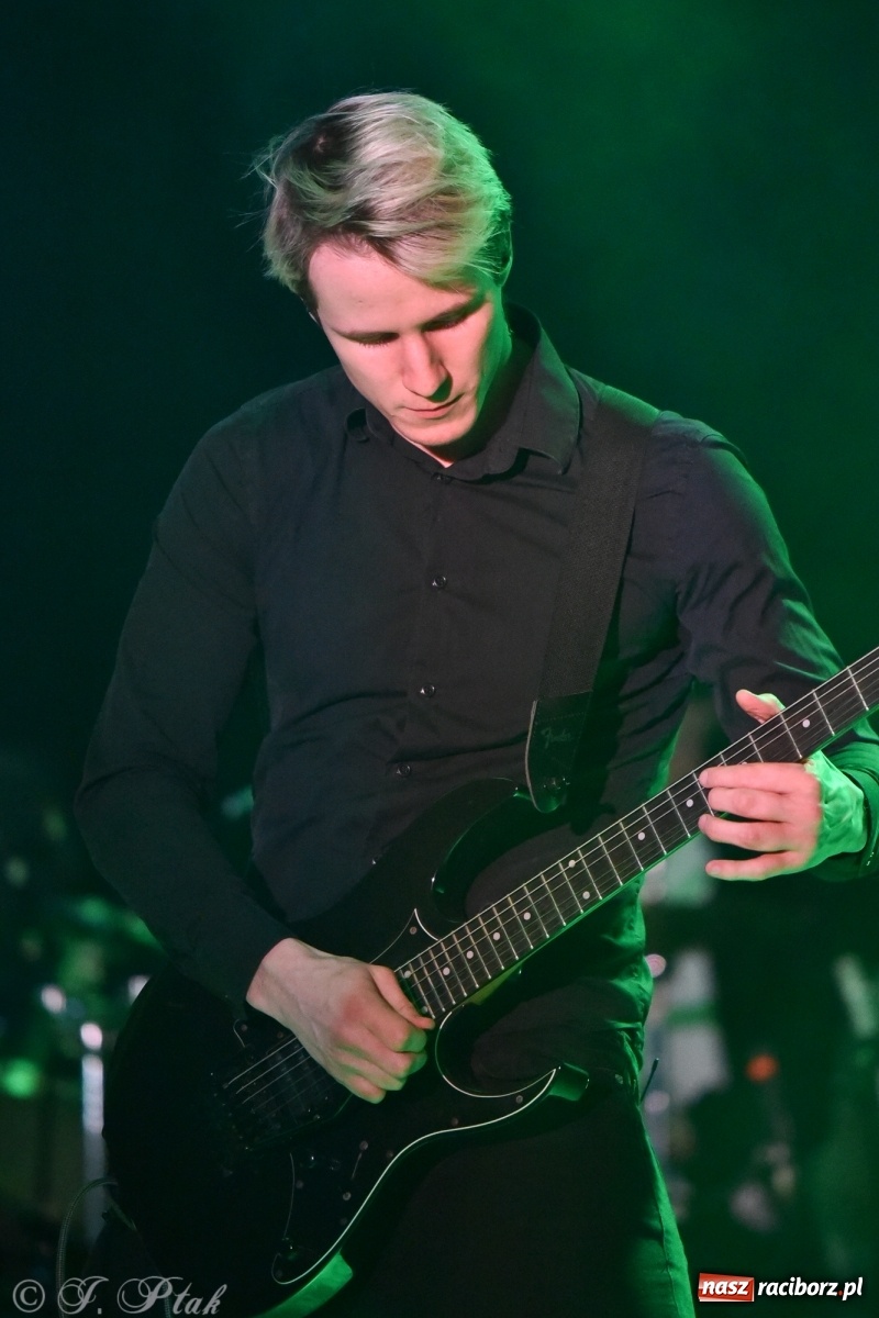 Zdjęcie w galerii na portalu naszraciborz.pl: Metallica symfonicznie. Pełna sala w RCK! wiadomości z regionu