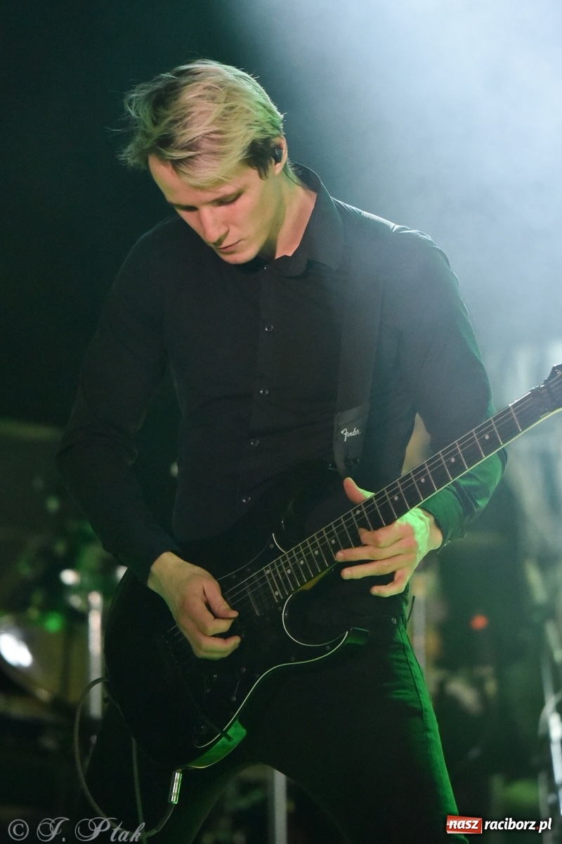 Zdjęcie w galerii na portalu naszraciborz.pl: Metallica symfonicznie. Pełna sala w RCK! wiadomości z regionu