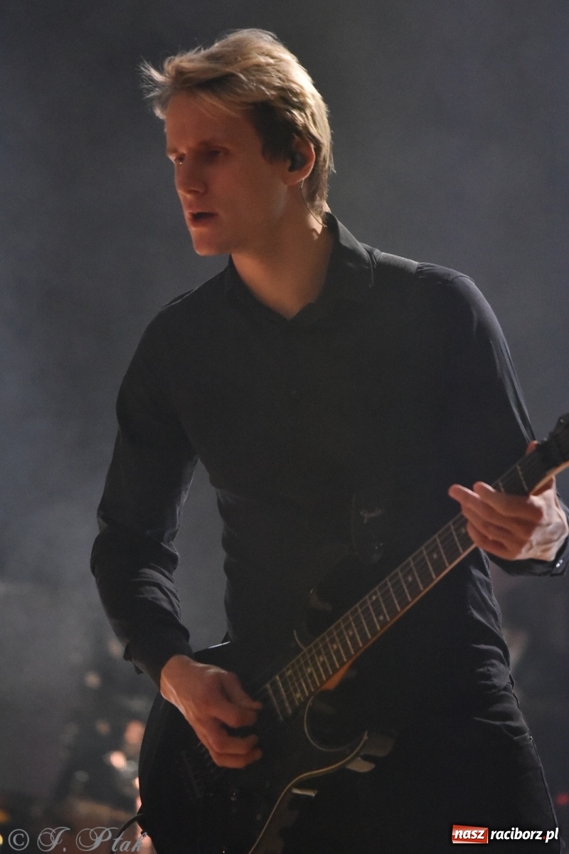 Zdjęcie w galerii na portalu naszraciborz.pl: Metallica symfonicznie. Pełna sala w RCK! wiadomości z regionu