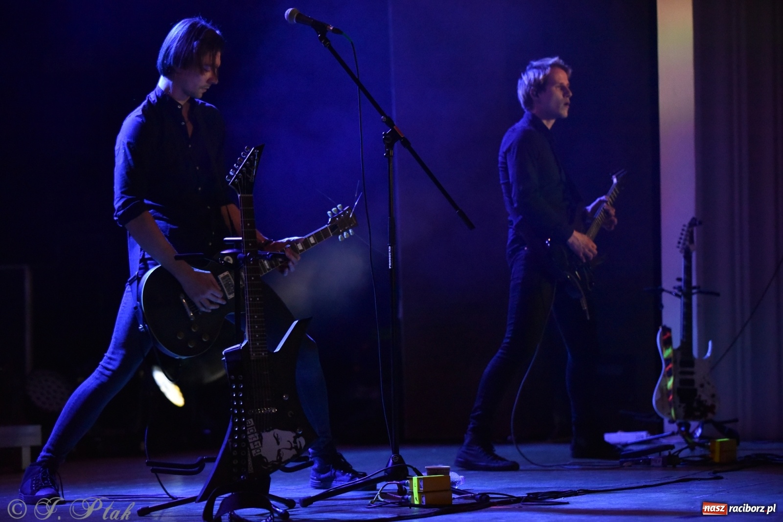 Zdjęcie w galerii na portalu naszraciborz.pl: Metallica symfonicznie. Pełna sala w RCK! wiadomości z regionu