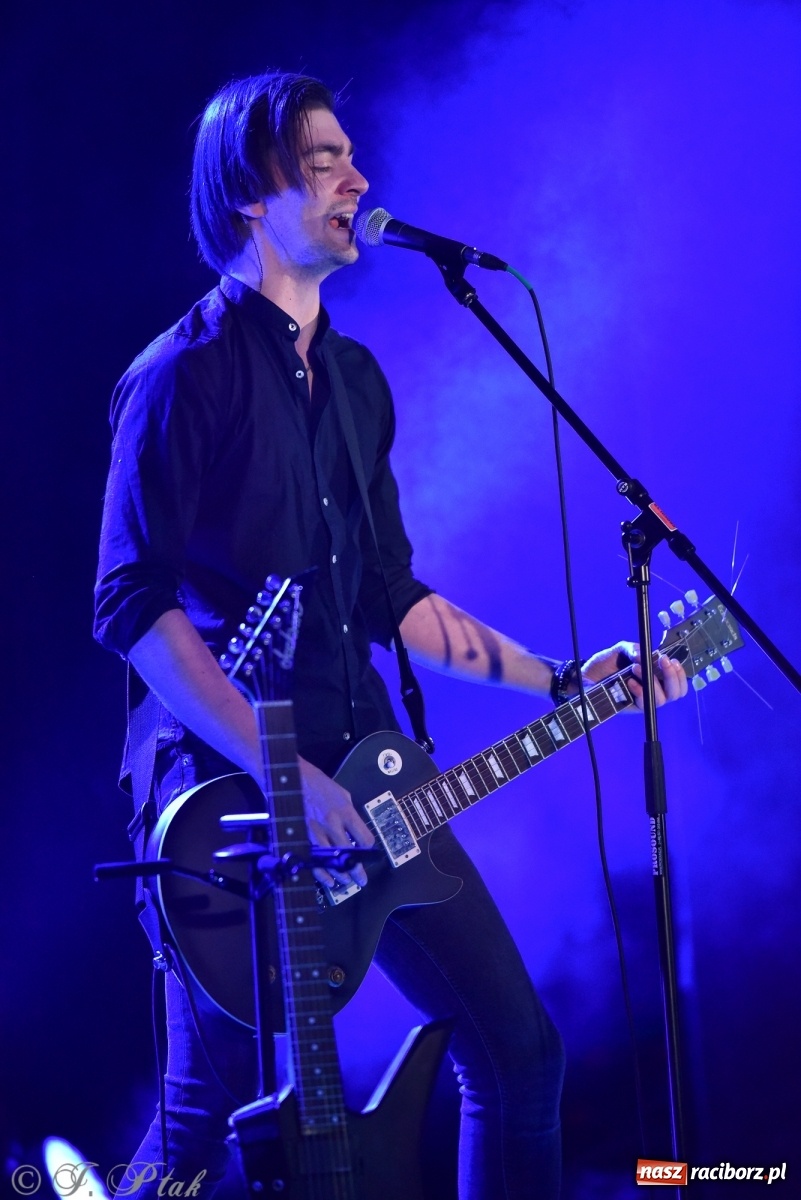 Zdjęcie w galerii na portalu naszraciborz.pl: Metallica symfonicznie. Pełna sala w RCK! wiadomości z regionu