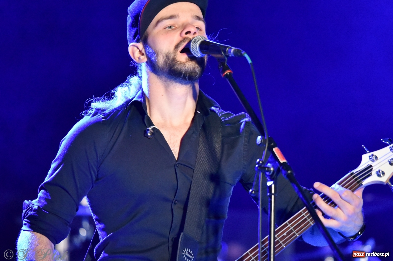 Zdjęcie w galerii na portalu naszraciborz.pl: Metallica symfonicznie. Pełna sala w RCK! wiadomości z regionu