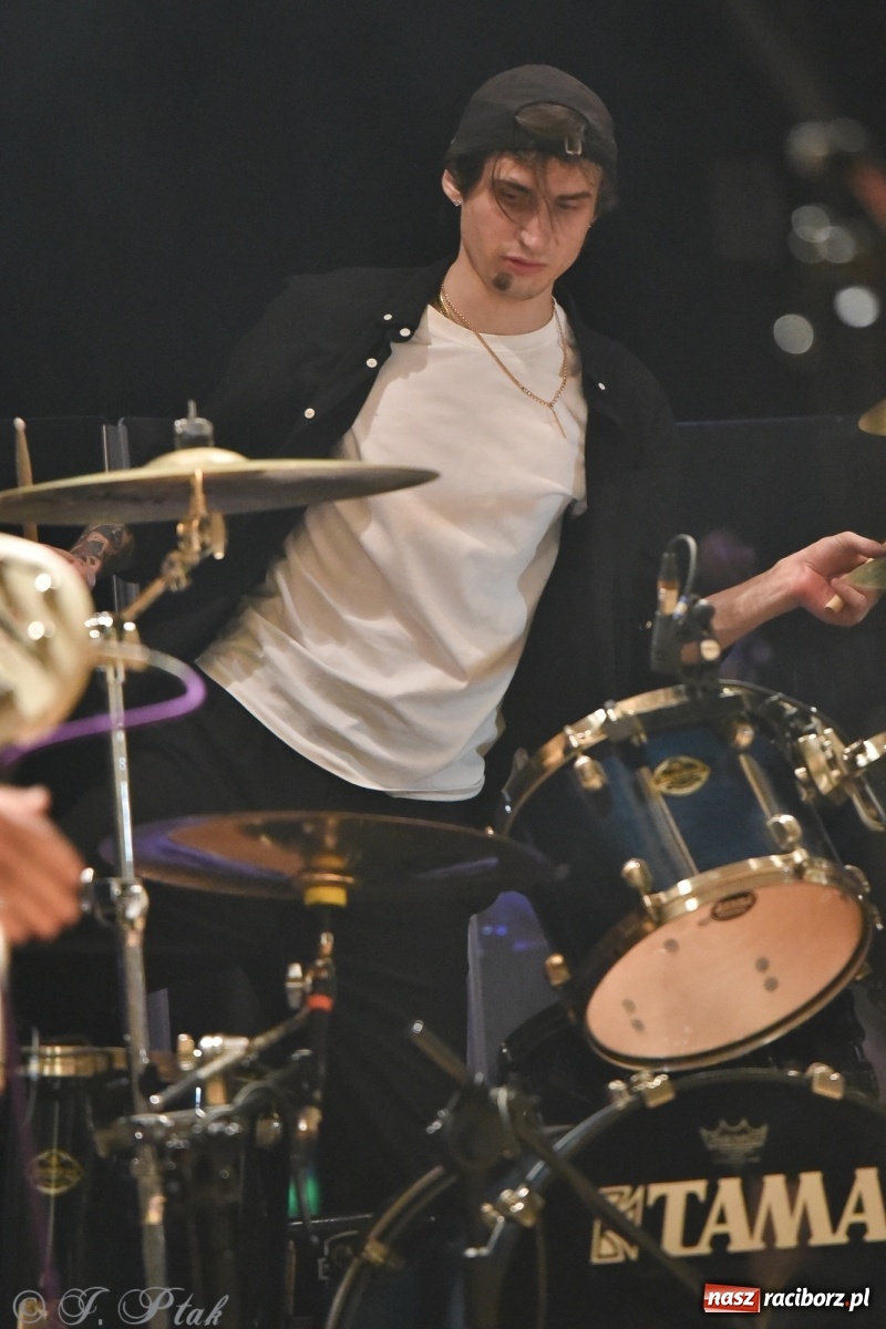 Zdjęcie w galerii na portalu naszraciborz.pl: Metallica symfonicznie. Pełna sala w RCK! wiadomości z regionu